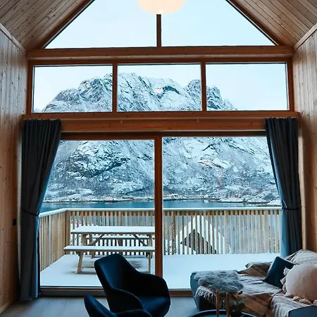 Lofoten Feriehus Hopen (Austvagoy)